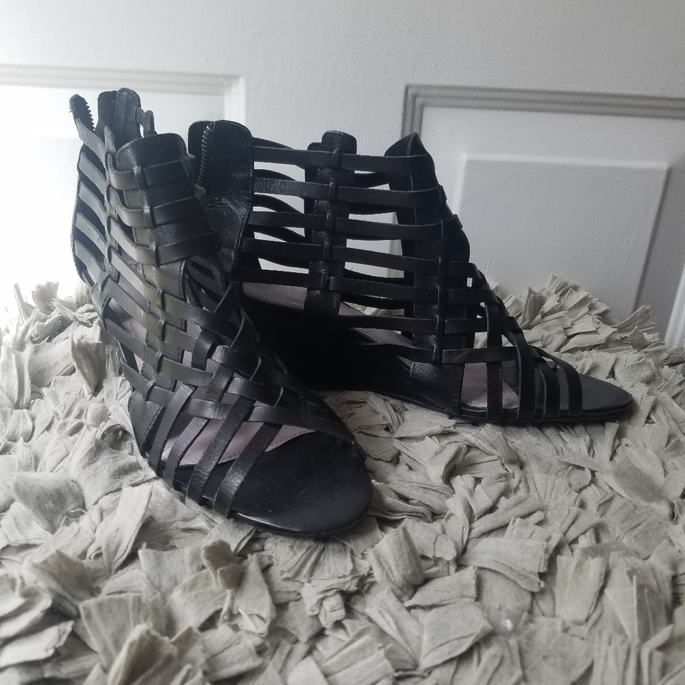 Johnston & Murphy Strappy Sandals - EUC - Size 10